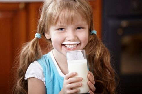 girls drink kefir to avoid parasites