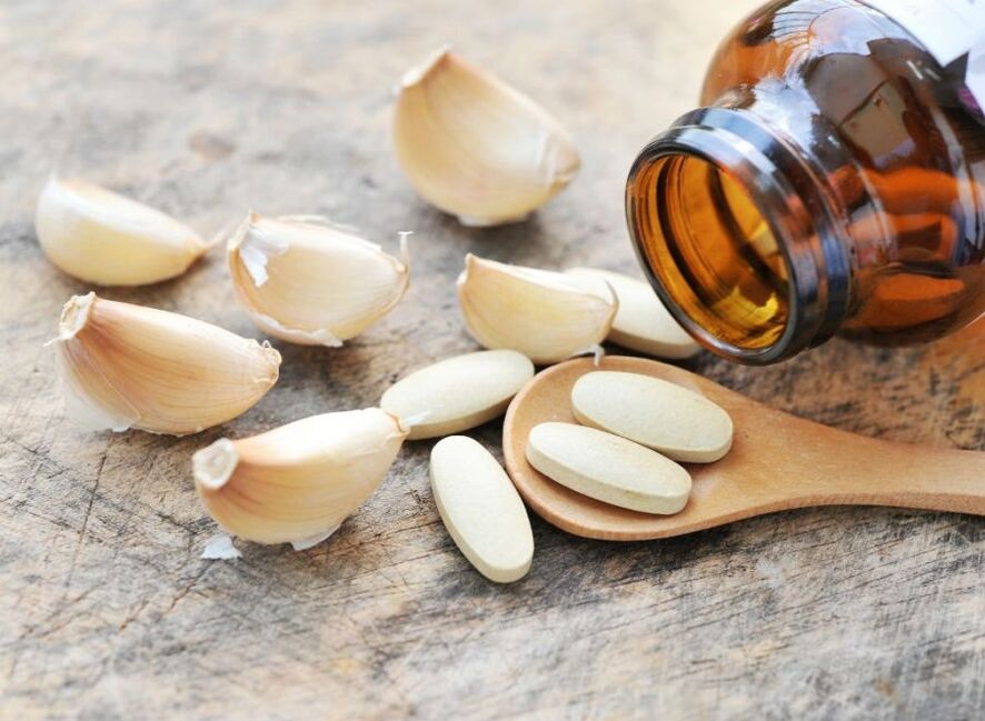 tablets and garlic for the treatment of worms